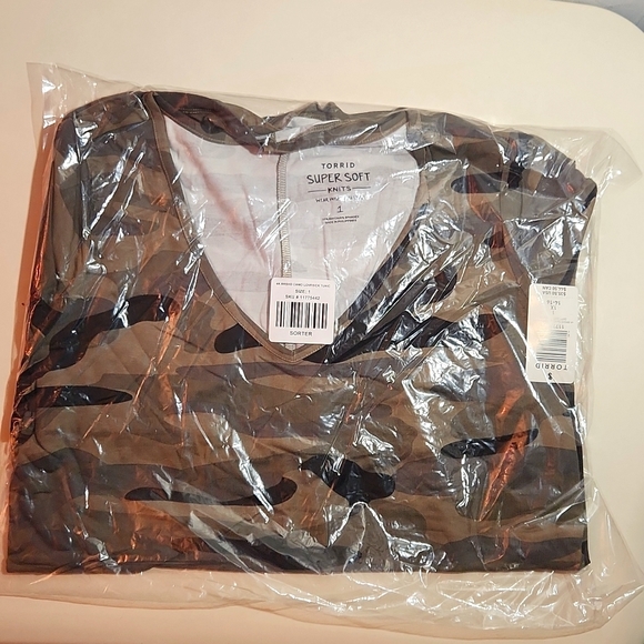 ❤️NWT VINTAGE TORRID TUNIC - CAMOFLAGE GREEN - SUPER SOFT LOVESICK - PLUS SIZE - Picture 4 of 9